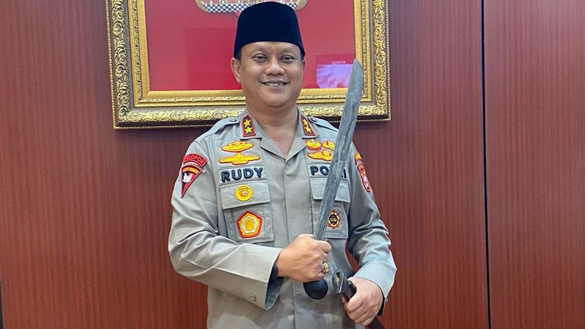 Banten Police Chief Lifts Golok As A Local Cultural Heritage Heritage