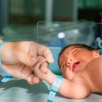 Perawatan Bayi Prematur di Ruang NICU Butuh Peran Orang Tua yang Ikut Terlibat Aktif