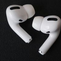Apple Kembangkan AirPods dengan Kamera untuk Apple Intelligence