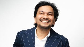 咖啡馆和餐馆的Usul Royalti Tompi 与税收一起支付