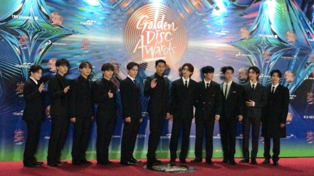 NewJeans, SEVENTEEN To YB Greet Indonesian Fans At The Red Carpet Golden Disc Awards 2024
