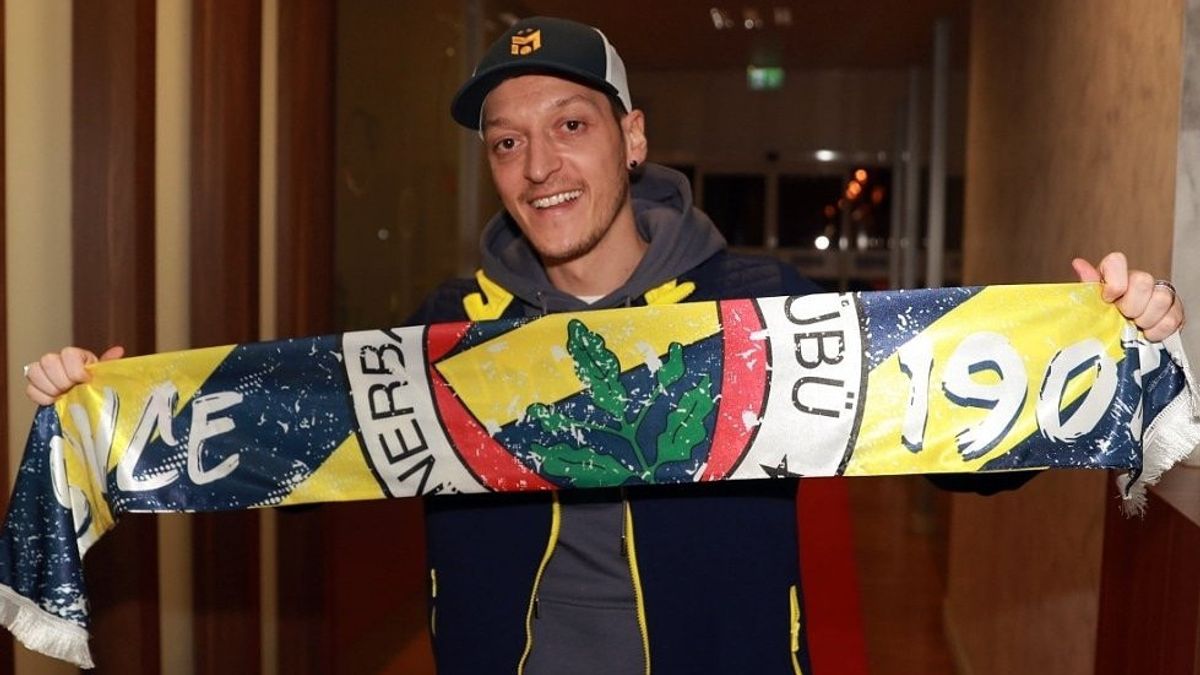 One More Step In Fenerbahce's Uniform, Ozil: God Willing, I Will Wear It With Respect