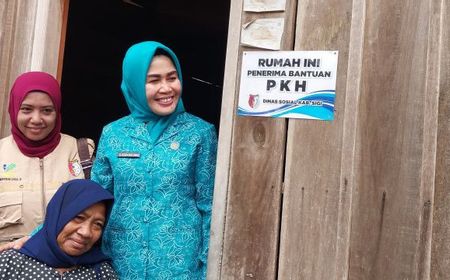 Supaya Tak Salah Sasaran, Rumah Warga Penerima PKH di Sigi Dipasang Papan Penanda