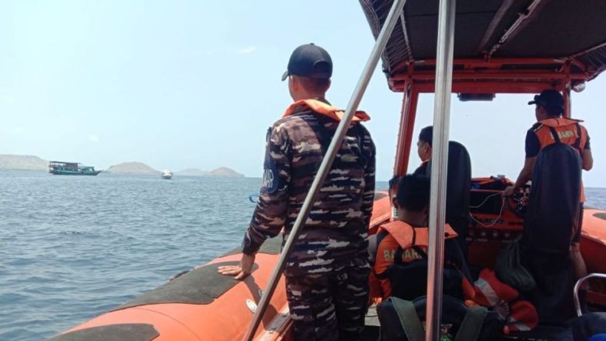 The SAR Team Is Still Looking For A Chinese Citizen Lost On Komodo Island