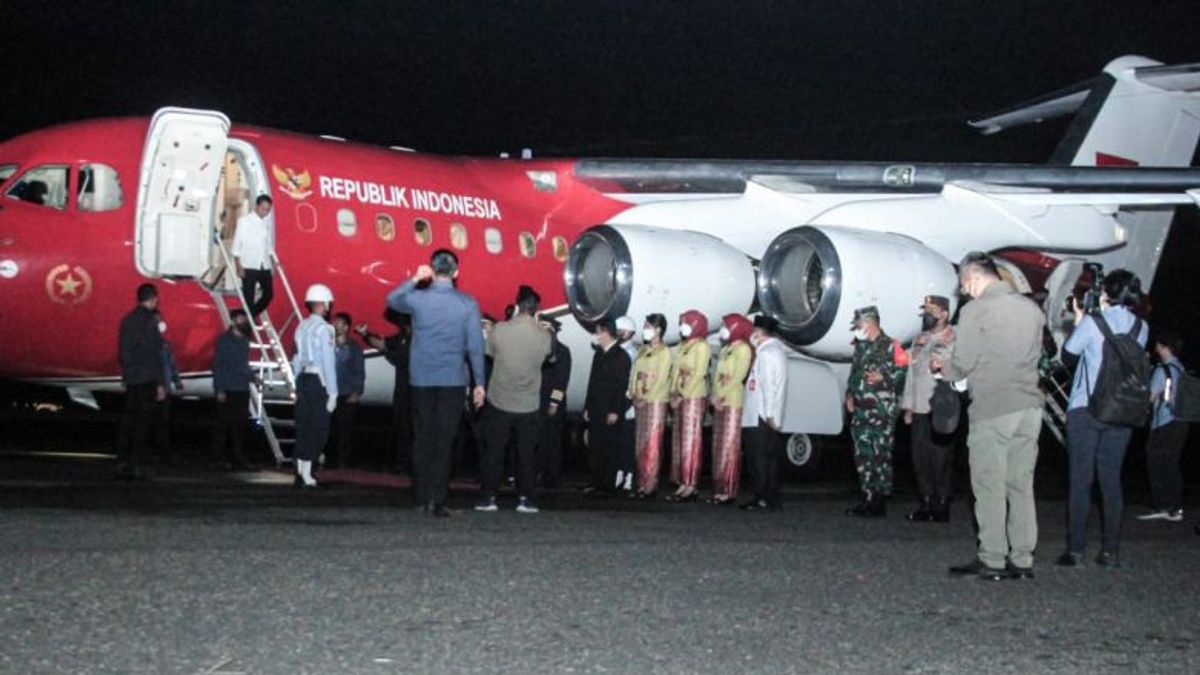 Arriving In North Maluku Ternate, Jokowi's Iring-academies Reported By Residents On Road