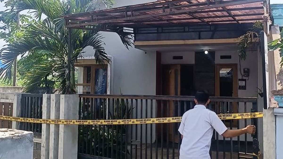 Chronology Of The Discovery Of A Family Of Suicide Elementary School Teacher In Malang