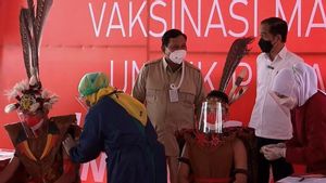 Bersama Prabowo, Jokowi Tinjau Vaksinasi Hingga Resmikan Tol di Kaltim