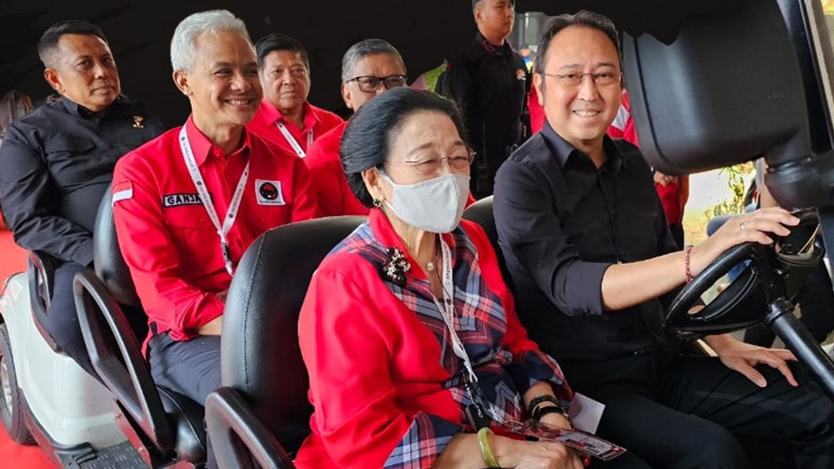 Hasto Terima Masukan Jokowi Gantikan Megawati sebagai Ketum PDIP