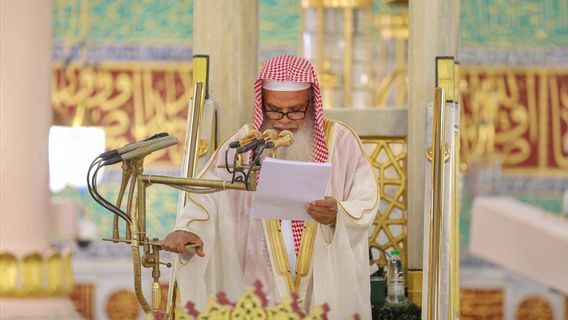 今日阿拉法特朝觐的khutbah由谢赫·阿里·胡达伊菲（Sheikh Ali Al-Hudhaifi）宣读，翻译为35种语言
