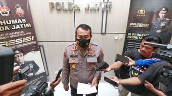 总共有5名泗水Sukomanunggal警察对毒品持积极态度，但没有成为嫌疑人，为什么？