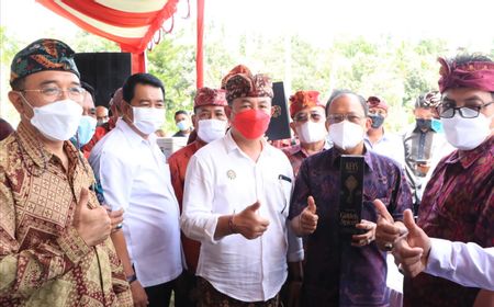 Gubernur Koster Minta Petugas Tak Takut Tutup Pabrik Arak Gula di Bali