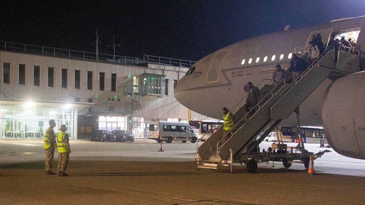 与拜登总统不同的优先事项， 包机从阿富汗撤离美国公民被拒绝降落