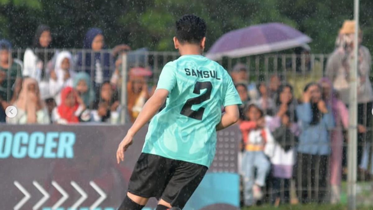 Gibran Ak Samsul a joué au football à Ambon, sortant de la sortie de Rasengan avec 2 buts