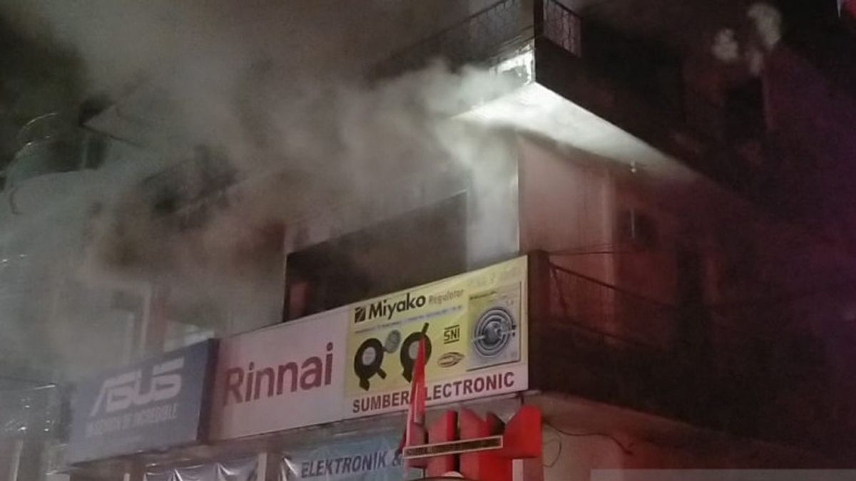 It Took 1 Hour, Firefighters Put Out 6 Shop Houses In Central Singkawang