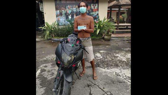 の最新ニュース Gianyar 食べ物を買って下宿代を払うお金がない バリ島の男の電動カワサキ忍者が携帯電話を盗む