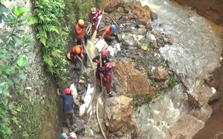 2 Orang Pekerja di Bogor Tertimbun Tanah Longsor, 1 Orang Tewas