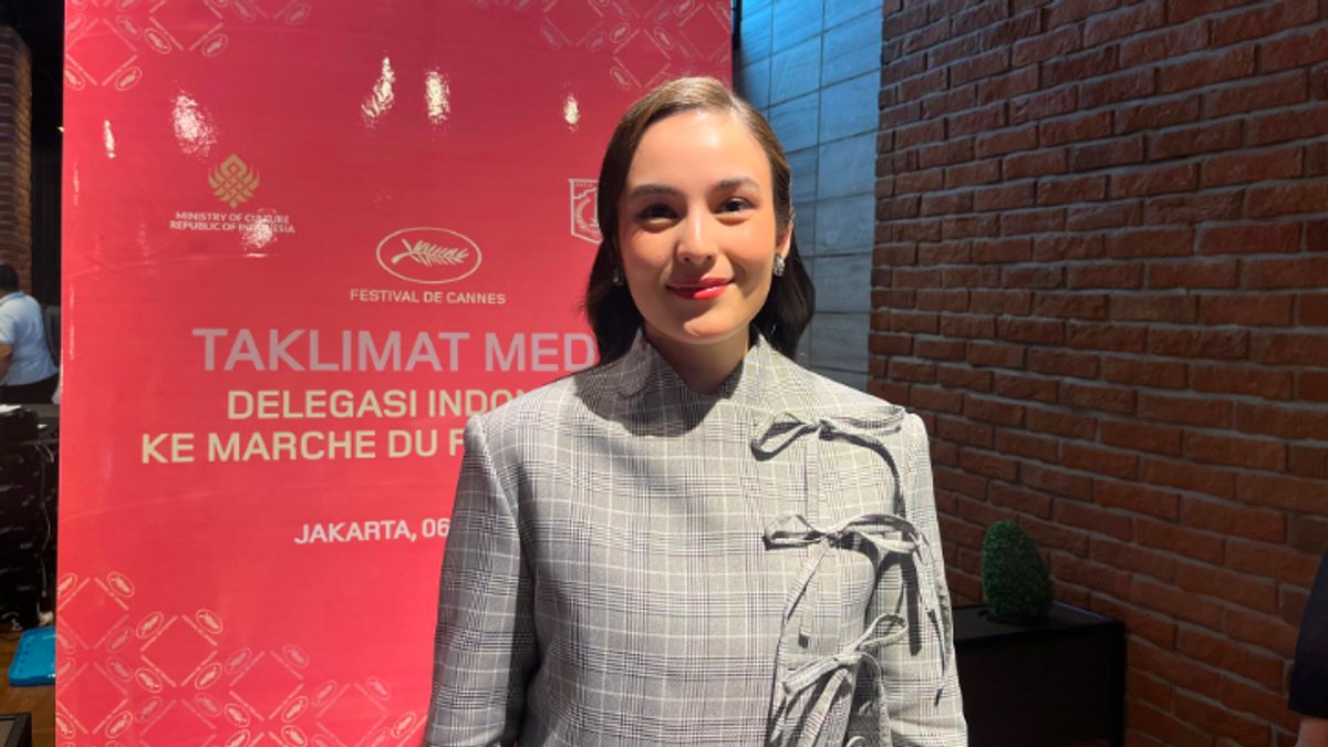 プロデューサーにデビューし、チェルシー島は映画ローズパンダンワンギに取り組んでおり、カンヌで演奏する準備ができています