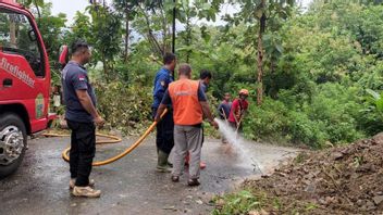 Longsor Timpa Rumah Pasangan Kakek Nenek Usia 71 Tahun di Piyungan Bantul