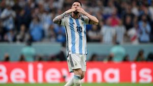 <i>Gila</i>!Adidas Kehabisan Stok Jersey Argentina Bernomor 10 Messi, Laris Manis di Buenos Aires, Madrid, Doha, dan Tokyo