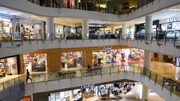 Restaurants Can Dine In, Mall Visits Rate Directly Up 25 Percent
