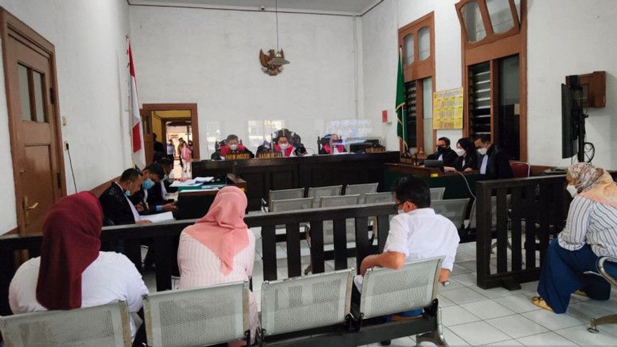 Bekasi Mayor Inactive Rahmat Effendi Charged With Accepting Bribes Of IDR 10.4 Billion