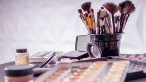 Bahaya Tisu Pembersih Makeup untuk Kulit yang Harus Anda Ketahui