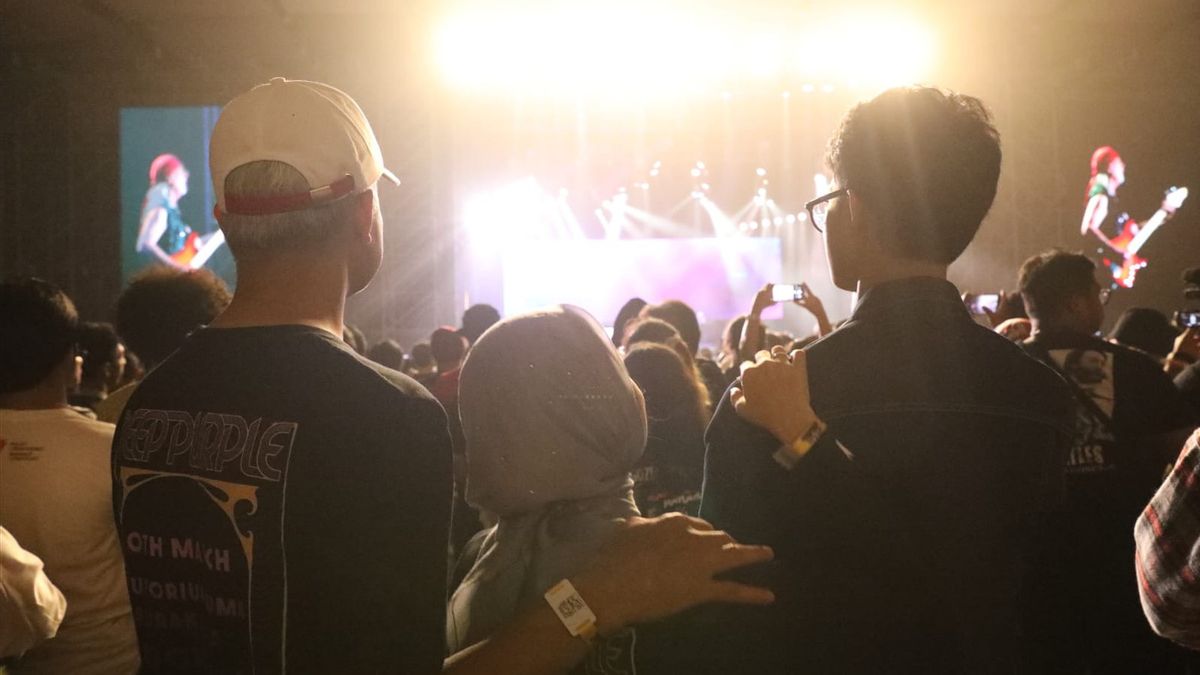 Photos Of The Excitement Of Ganjar's Family Watching Deep Purple Concerts In Solo, All Rockers