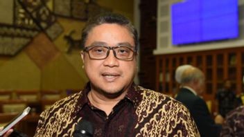 DPR Minta Kemendikbud-Ristek Bantu Penyembuhan Guru Honorer yang Lumpuh Setelah Divaksinasi