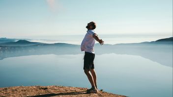 What Is Stoicism? This Is History And Principles