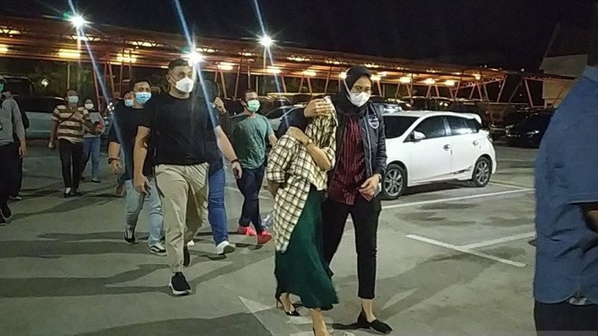 Un Artiste De TA Accusé Dans Une Affaire De Prostitution à Bandung Accusé De Déclaration Obligatoire