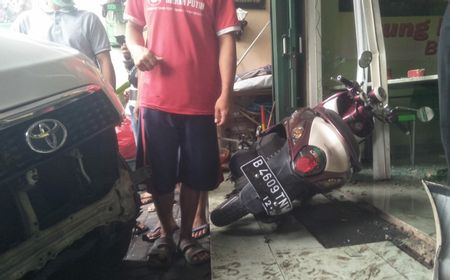 Sopir Toyota Rush Putih yang Tabrak 5 Pemotor, 1 Mobil dan Warung Makan di Duren Sawit Sudah Jadi Tersangka