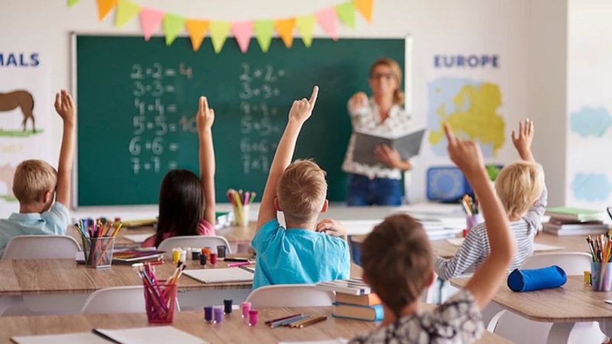 入学前の子供の栄養と精神的準備を満たすためのヒント