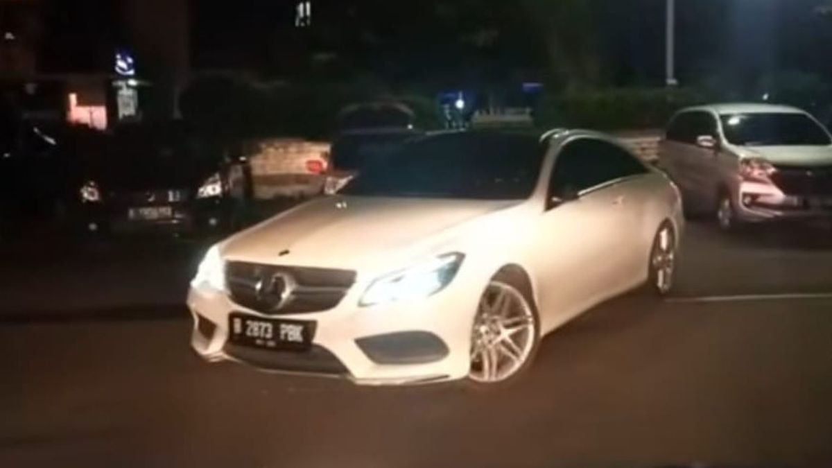 Police Called, But White Mercedes Benz Driver Who Blocked Ambulance Bringing Pregnant Woman Did Not Come To Tangerang Police