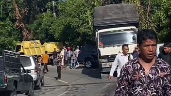 Tak Kuat Menanjak, Truk Seret 2 Kendaraan di Jalan Banda Aceh-Medan dan 3 Orang Dilaporkan Luka