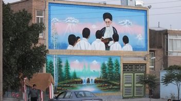 イラン最高指導者アヤトラー・アリ・ハメネイの最終敬意の儀式が延期