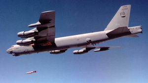 3 Pesawat Pengebom AS Sudah <i>Standby</i> di Inggris, Termasuk B-52