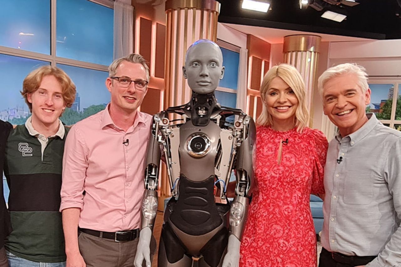 アメカスマートロボットは、人工知能の悪夢のシナリオを警告する