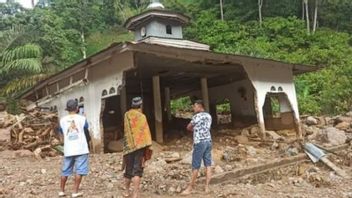 8 Rumah Hanyut Akibat Banjir Mamuju Sulbar, Sekolah hingga Rumah Ibadah Rusak