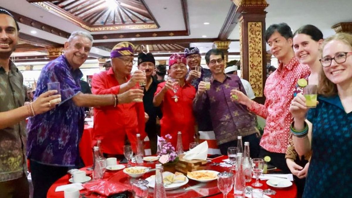 Perajin Arak Bali Bergembira, Gubernur Koster Tetapkan 29 Januari Sebagai Hari Arak Bali