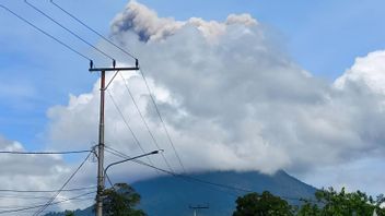 Erupsi Gunung Ibu, Lontarkan Kolom Abu Setinggi satu kilometer