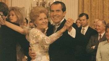 Nixon Devient Le Premier Président Américain à Démissionner
