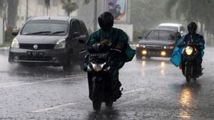 Sedia Hujan, BMKG Perkirakan Hari Ini Hujan Guyur Mayoritas Kota Besar di Indonesia