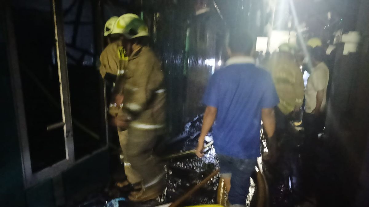 Cipinang Besar Selatan的居民定居点被烧毁,Damkar汽车被非法停车阻止
