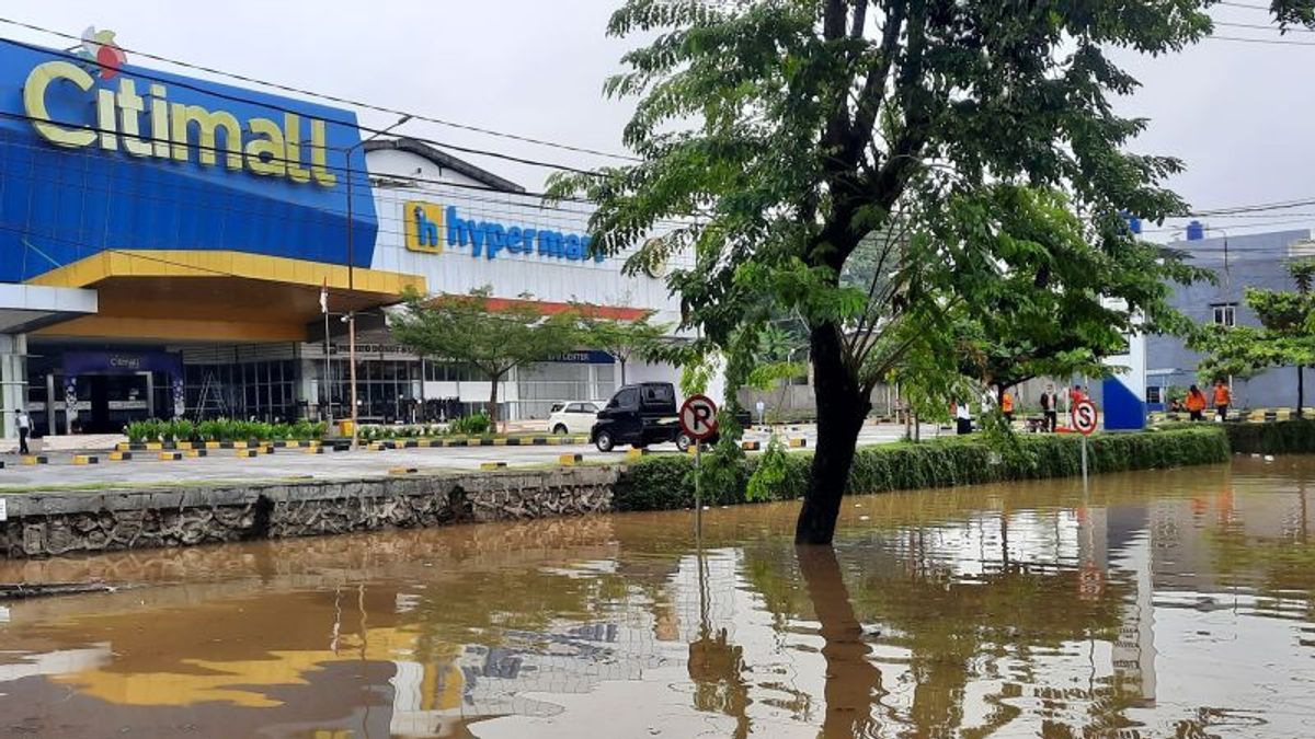 2メートルの洪水の影響、DPRD OKUサムゼルはシティモールバトゥラジャに責任を求める 