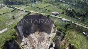 Geolog Sarankan Pengalihan Aliran Air dari Sinkhole Longsoran Raksasa di Aceh Tengah