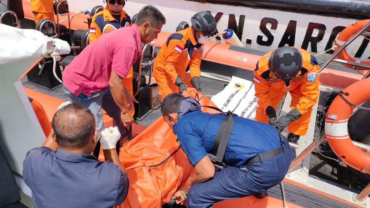 巴萨纳斯在巴淡岛市卡比勒水域寻找5名船舶事故受害者