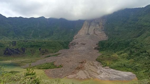 Longsor di Gunung Galunggung Masih Terjadi