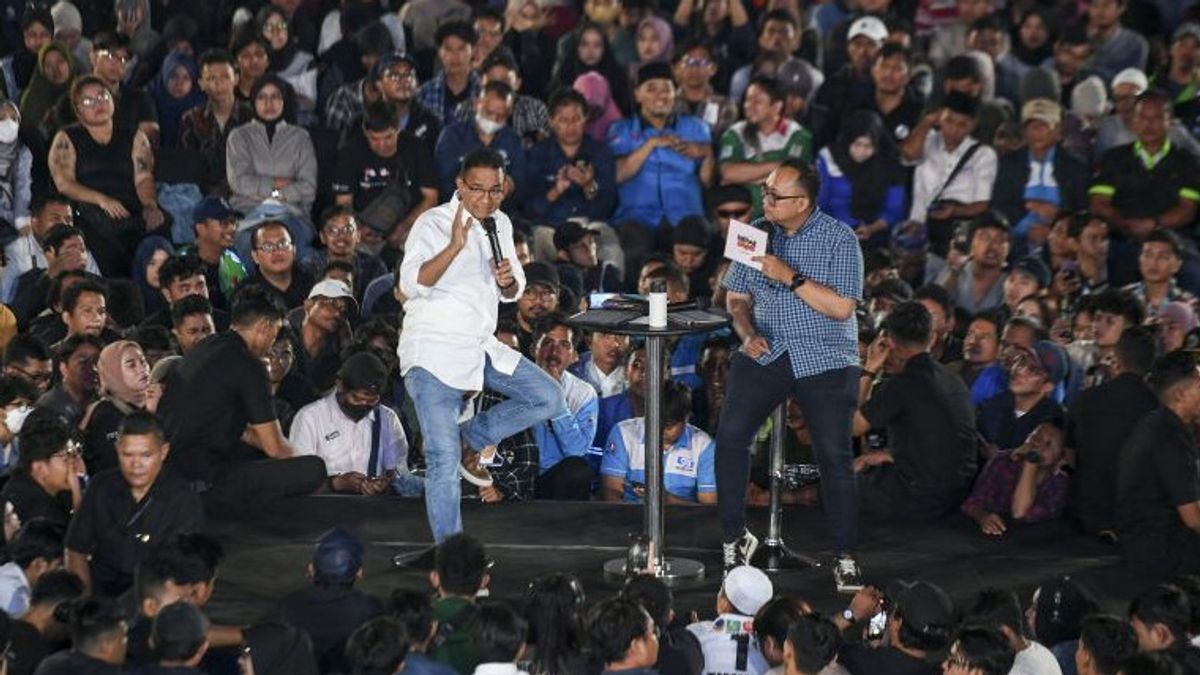 Les habitants appuyent sur des banderoles 'Nous choisissons Ganjar' lorsque Jokowi passe, Anies: Les aspirations des gens ne peuvent pas être réglementées par l’État