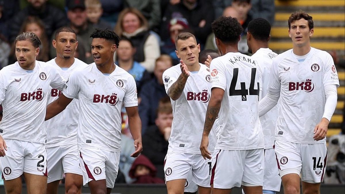 Aston Villa Bus Thrown By Bricks After Winning At Burnley Cage