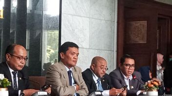 PDIP Hormati Putusan MK Terkait Pemilu 2024 Tetap Coblos Caleg